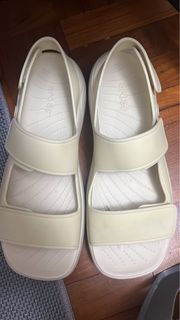 （分類：）位於 。 由 movingoutsale321 提交（商品編號 1301886367，圖片 1）。簡介： 。
