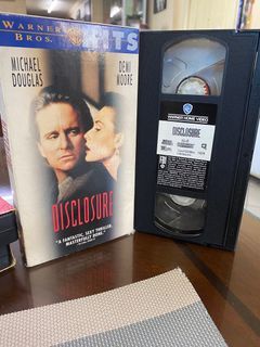 Disclosure (VHS) 1994 Michael Douglas Demi Moore Donald Sutherland - Used Preloved MOVIE