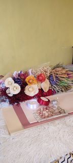 Dried flowers business package starts at 3,500 pesos. Mother's Day. Anniversary Gift
