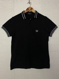 FRED PERRY TWIN TIPPED  BLACK and WHITE TIPPED  CASUAL POLO SHIRT  Size Medium (19x26)