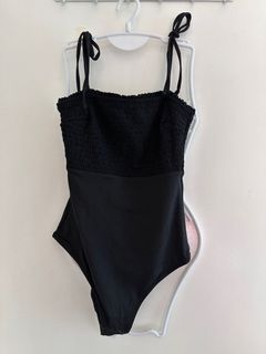 H&M ruched one pc swimsuit  size 4 Php450