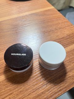 Hourglass /Muji loose powder travel size