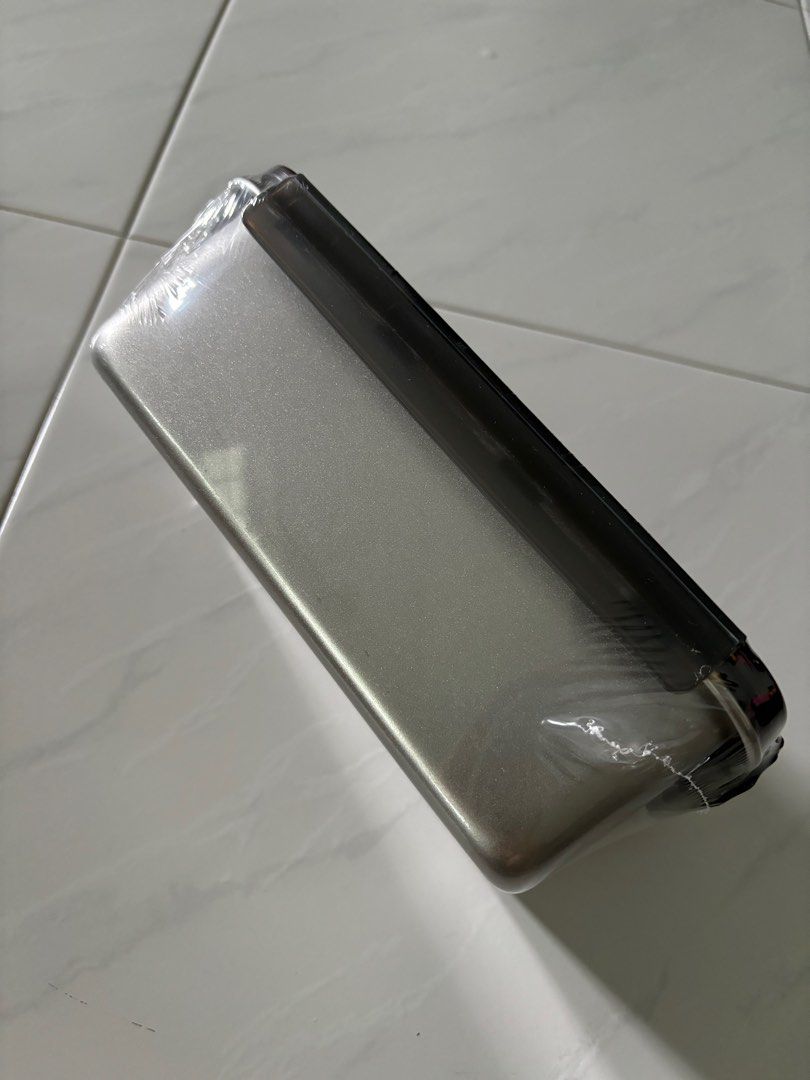 HYPE Lunchbox (Category: Accessories) located in Singapore. Submitted by cavellchan (Listing ID 1301954607, Image 2). Description: Big HYPE lunchbox to store cool stuff and food! Stand out from the crowd with this!.