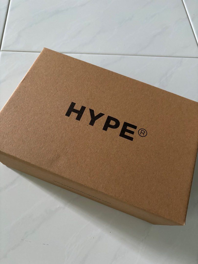 HYPE Lunchbox (Category: Accessories) located in Singapore. Submitted by cavellchan (Listing ID 1301954607, Image 3). Description: Big HYPE lunchbox to store cool stuff and food! Stand out from the crowd with this!.