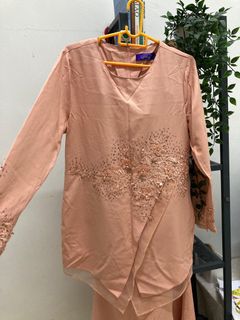 (Category: ) located in . Submitted by wander.wardrobe (Listing ID 1301866913, Image 1). Description: .