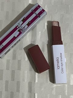 (Category: ) located in . Submitted by decluttermymakeup (Listing ID 1301969837, Image 1). Description: .