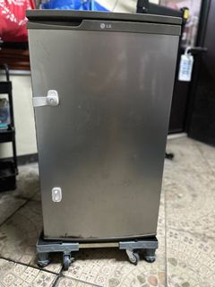 Refrigerator Fujidenzo 1.8 cu. ft. Personal Refrigerator RB-18HS ...