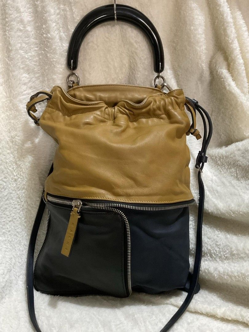 Marni limited edition bag (Category: Luxury Bags & Wallets) located in Caloocan City. Submitted by siftedthriftedph (Listing ID 1301883572, Image 1). Description: Authentic Marni bag Runway collection Rare piece Foldable bottom, original sling Bawal sa maselan.