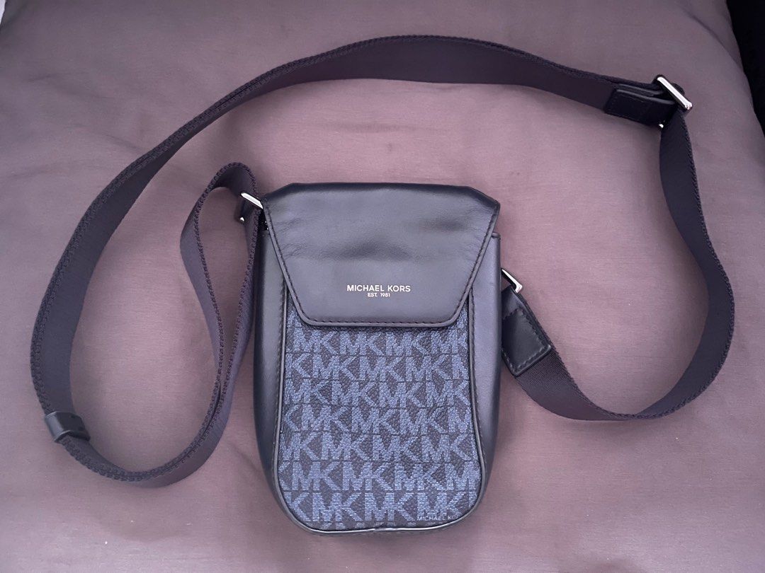 MICHAEL KORS GRAYSON SLING BAG, Luxury, Bags Wallets on Carousell