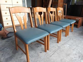 Mikimoku Dining Chairs  L18 x W18.5 x H17/32.5 Leather seat In good condition