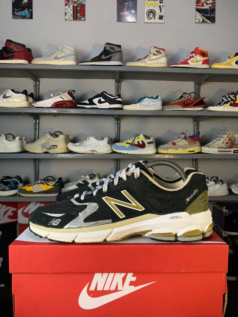 New Balance 884 V2 Black Gold