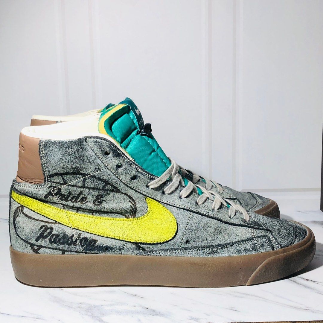 Nike blazer x hoops size 44, Fesyen Pria, Sepatu Sneakers di