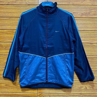 (Kategori: ) berada di . Dikirim oleh lentera_galeri (ID iklan 1301917794, Gambar 1). Deskripsi: .