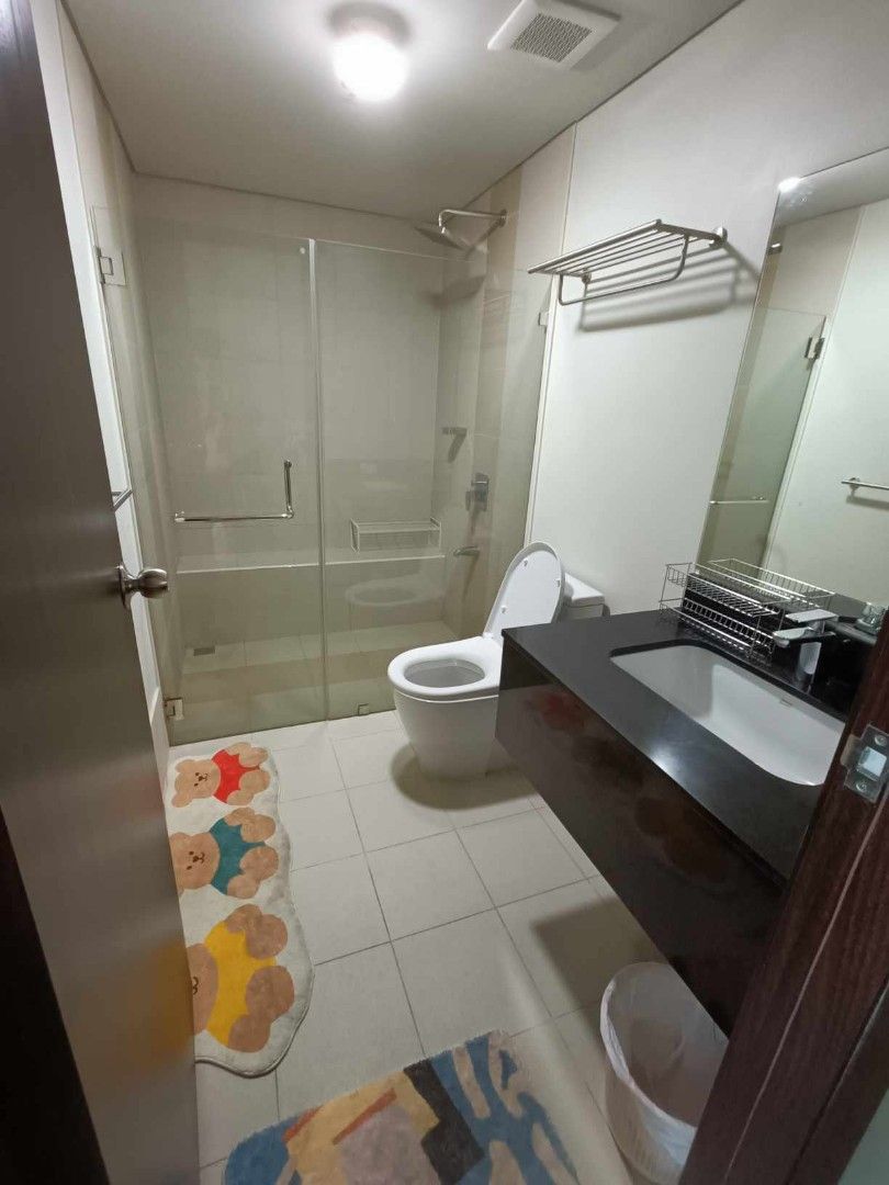 One bedroom in Kroma Towers Makati Dela Rosa St., Property, Rentals