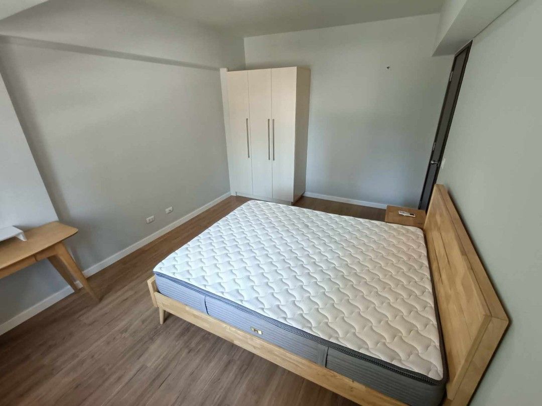 One bedroom in Kroma Towers Makati Dela Rosa St., Property, Rentals