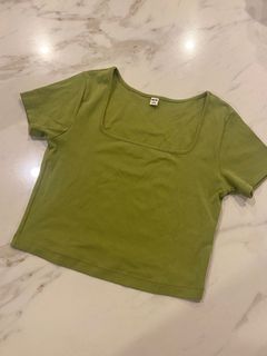 PRELOVED UNIQLO ribbed square neck cropped t-shirt