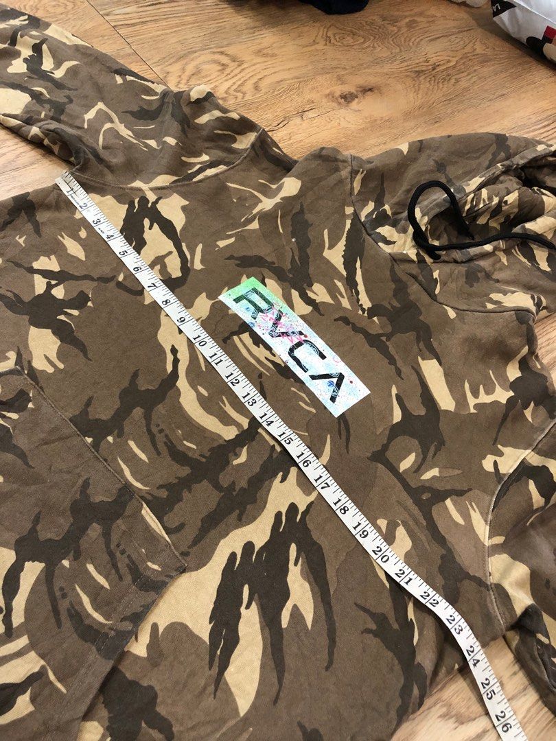 Rvca camo hoodie top