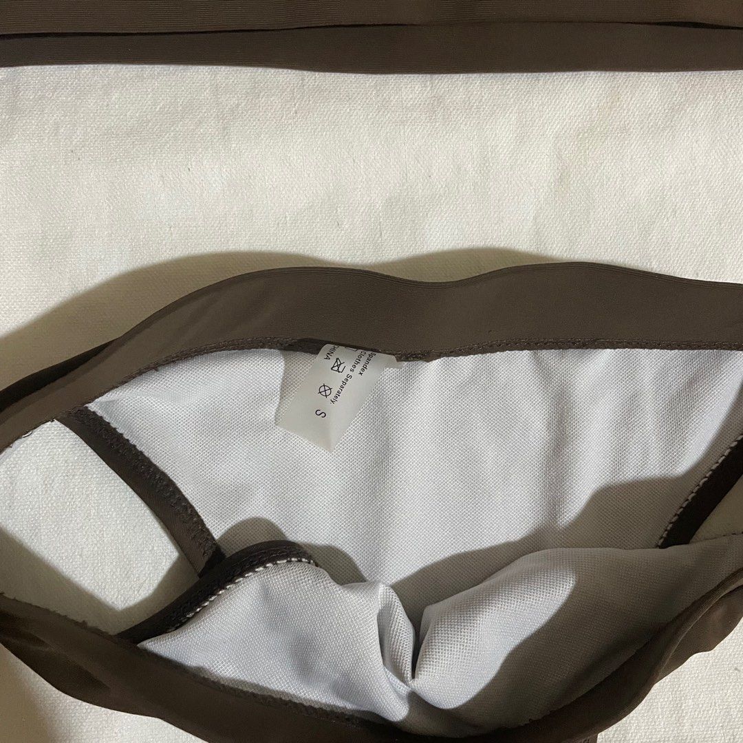 Shein swimsuit two piece triangle highwaist (Category: Bikinis & Swimsuits) located in Santa Rosa. Submitted by jamrose (Listing ID 1301975769, Image 2). Description: Padded Highwaist Worn only once Xs-s.
