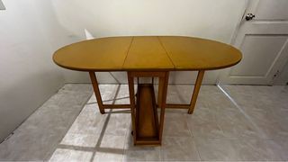 Solid wood foldable dining table