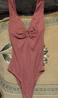 (Category: ) located in . Submitted by deeclutteredcloset (Listing ID 1301939546, Image 1). Description: .