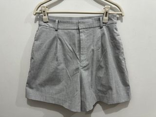 Uniqlo shorts | Medium