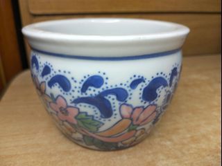 Vintage 1990's Chinese Blue And  White With Floral Design Ceramic Pot  ( Thick )