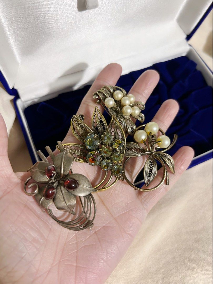 Vintage Brooch Pins