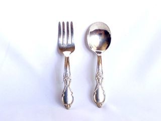 Vintage WM ROGERS & SON Victorian Rose baby spoon & fork set, silver plate, made in USA, 4.25 in. long, never used