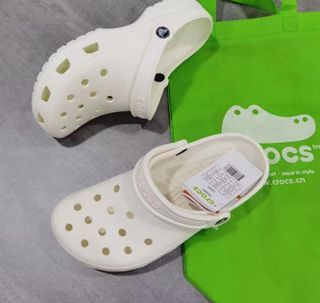 White Crocs / Unisex