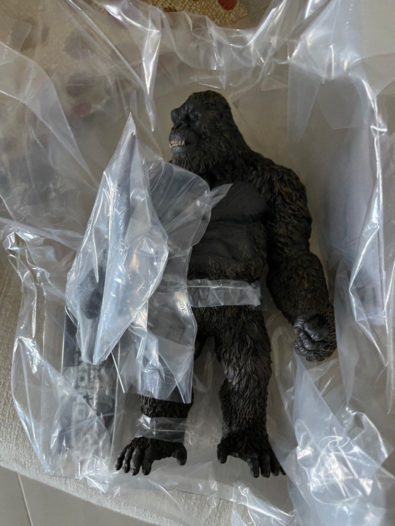 X-Plus King kong 2021 MIB RIC Version (Category: Figurines & Statues) located in Manila. Submitted by jocabe13 (Listing ID 1302002096, Image 3). Description: X-Plus King kong 2021 This is the Ric Version (Light effect) MIB - opened to check. Never displayed With shipper’s box Check all you want upon meet ups Meet ups: Manila,Makati and South Area.