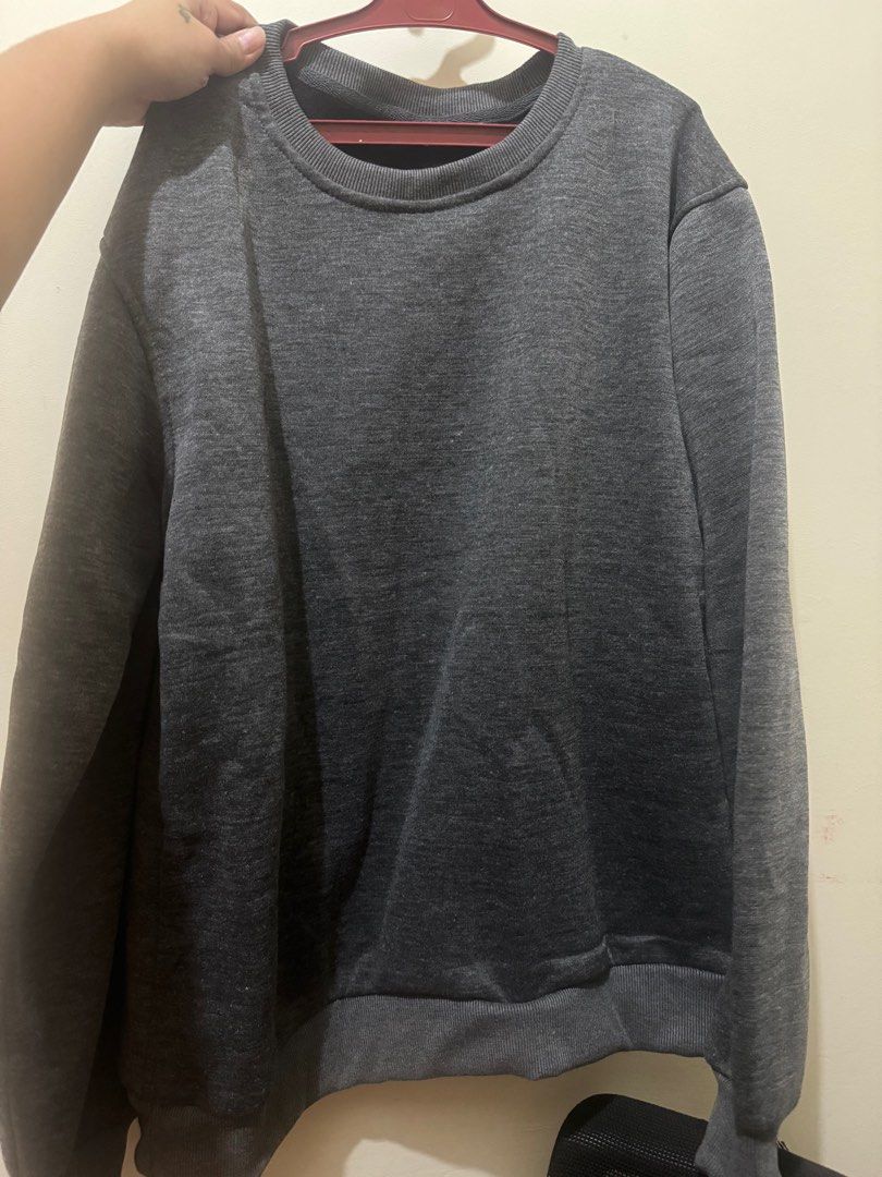 Yellow and Gray XXL Sweatshirt (Category: Longsleeves) located in Mandaluyong City. Submitted by tffnyyy (Listing ID 1301990356, Image 2). Description: Yellow - worn once P75 Gray - never worn P75 XXL MOP Gcash, BDO Shipping Lalamove, Grab or J&T.