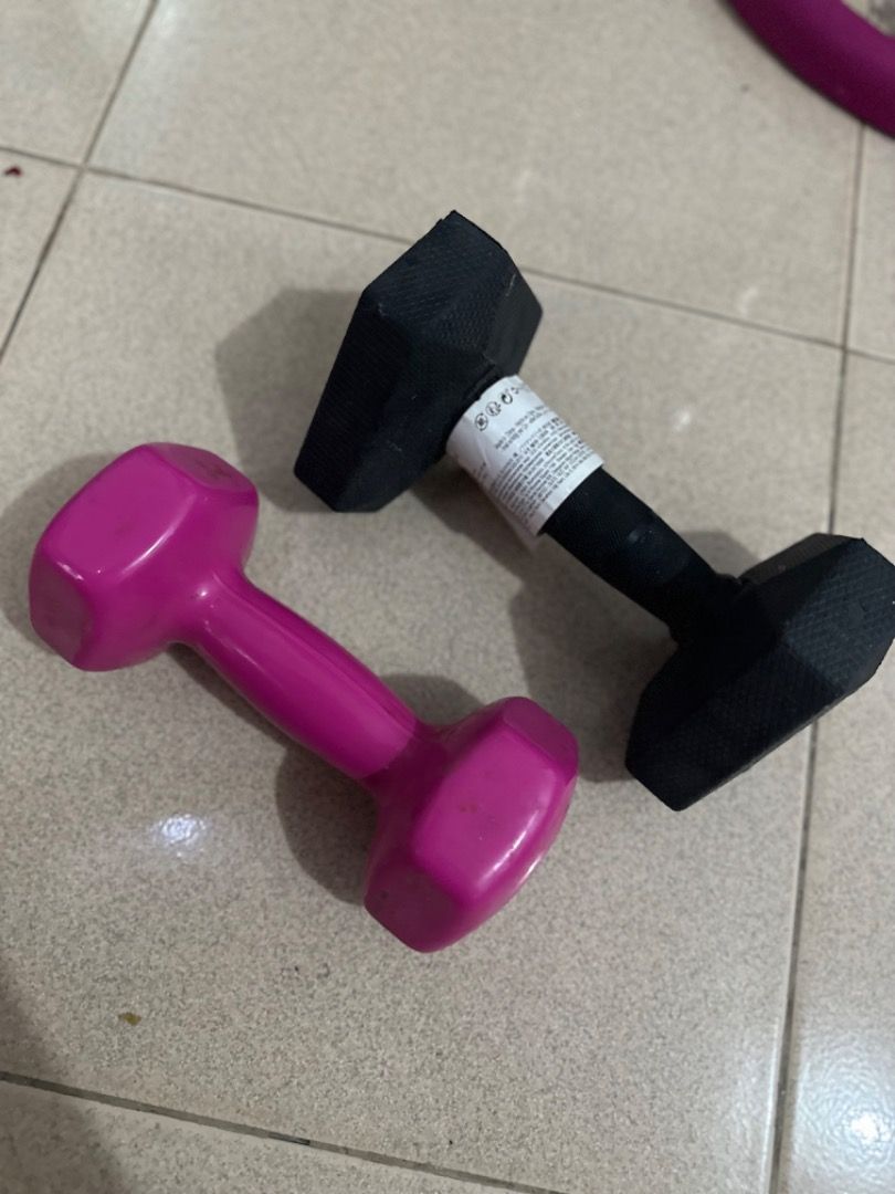 2 branded Dumbels ( from Decathlon) (Category: Sports & Fitness Nutrition) located in Caloocan City. Submitted by zyraaaaaganda (Listing ID 1302126548, Image 2). Description: Slightly used. Original price was 1500 each. .