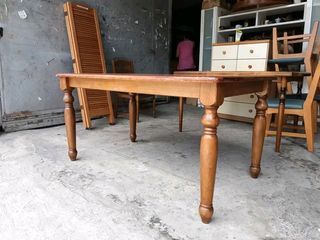 4-6 Seater Dining Table
Price: 7000

L53 x W31 x H27
Solid wood, elegant
In good condition
Code LJ 1040