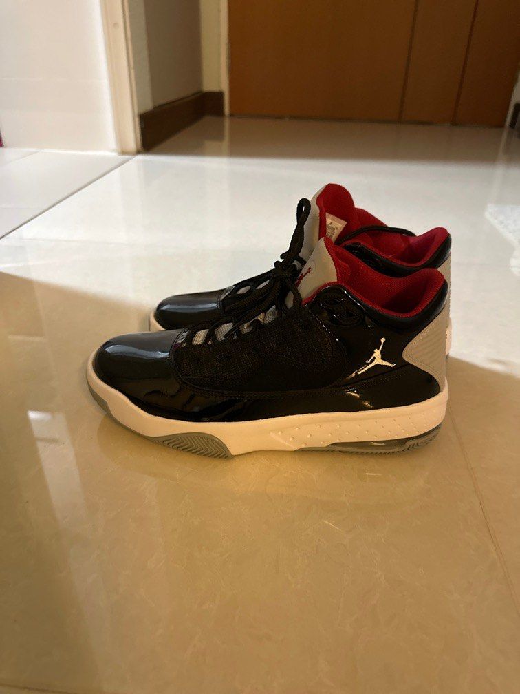 jordans aura black and white