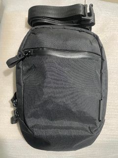Alpaka Vertical Sling Bag