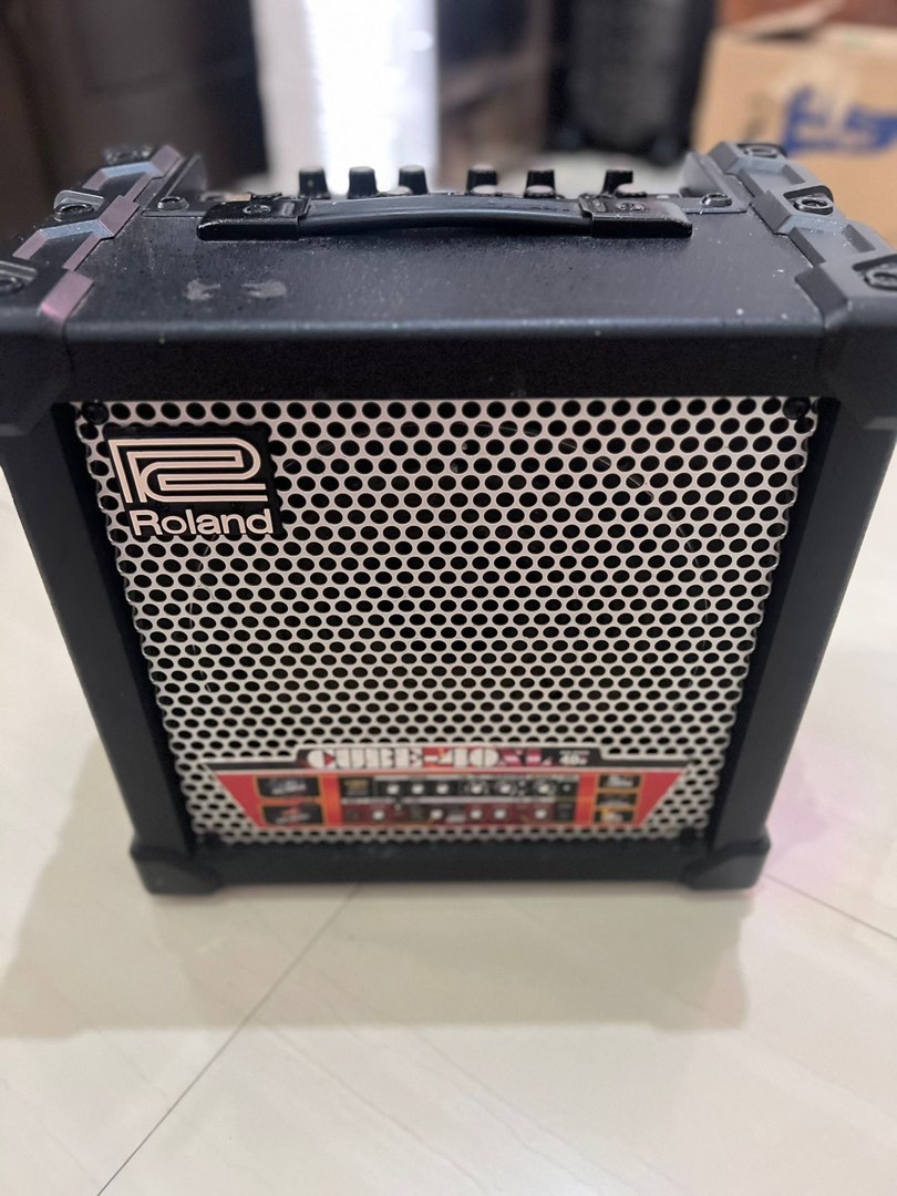 Ampli Roland Cube 40 XL, Musik & Media, Alat di Carousell