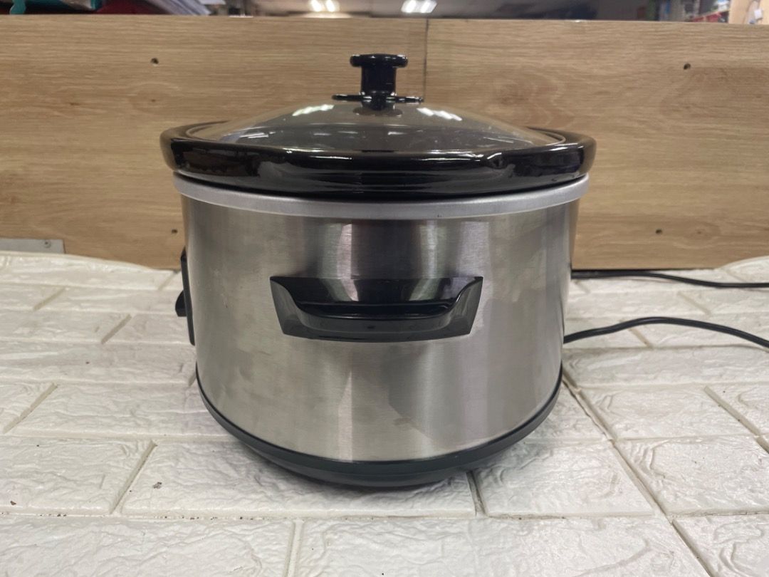 Anko 5 liter slow cooker (Category: Cookers) located in Pasay City. Submitted by enrico_appliances (Listing ID 1302132247, Image 2). Description: excellent condition 220 volts 3 temperature modes stainless steel housing ceramic pot.