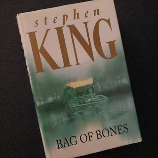 Bag of Bones- Stephen King (small hardbound)