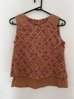 (Category: ) located in . Submitted by shu.wardrobe (Listing ID 1302049709, Image 1). Description: .