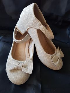 Beige doll shoes with 1 in heel