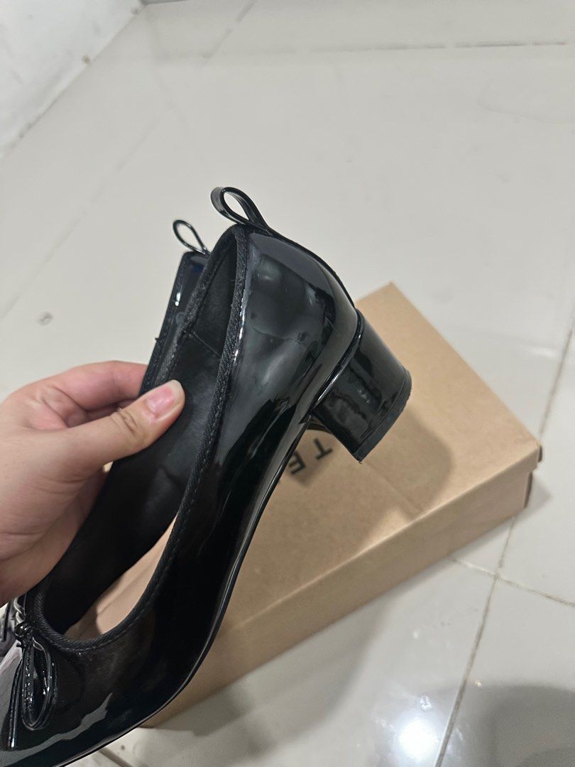 Block Heels (Black) (Category: Heels) located in Quezon City. Submitted by cphm2 (Listing ID 1302139185, Image 2). Description: Selling this new shoes I bought from payless at 1395! High quality! For formal attires. Very sturdy and professional looking :) Brand: Stepone Size 7.