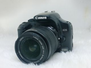 canon eos 450d with 18-55mm is lens