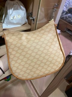（分類：）位於 。 由 preloved_owned 提交（商品編號 1302184448，圖片 1）。簡介： 。