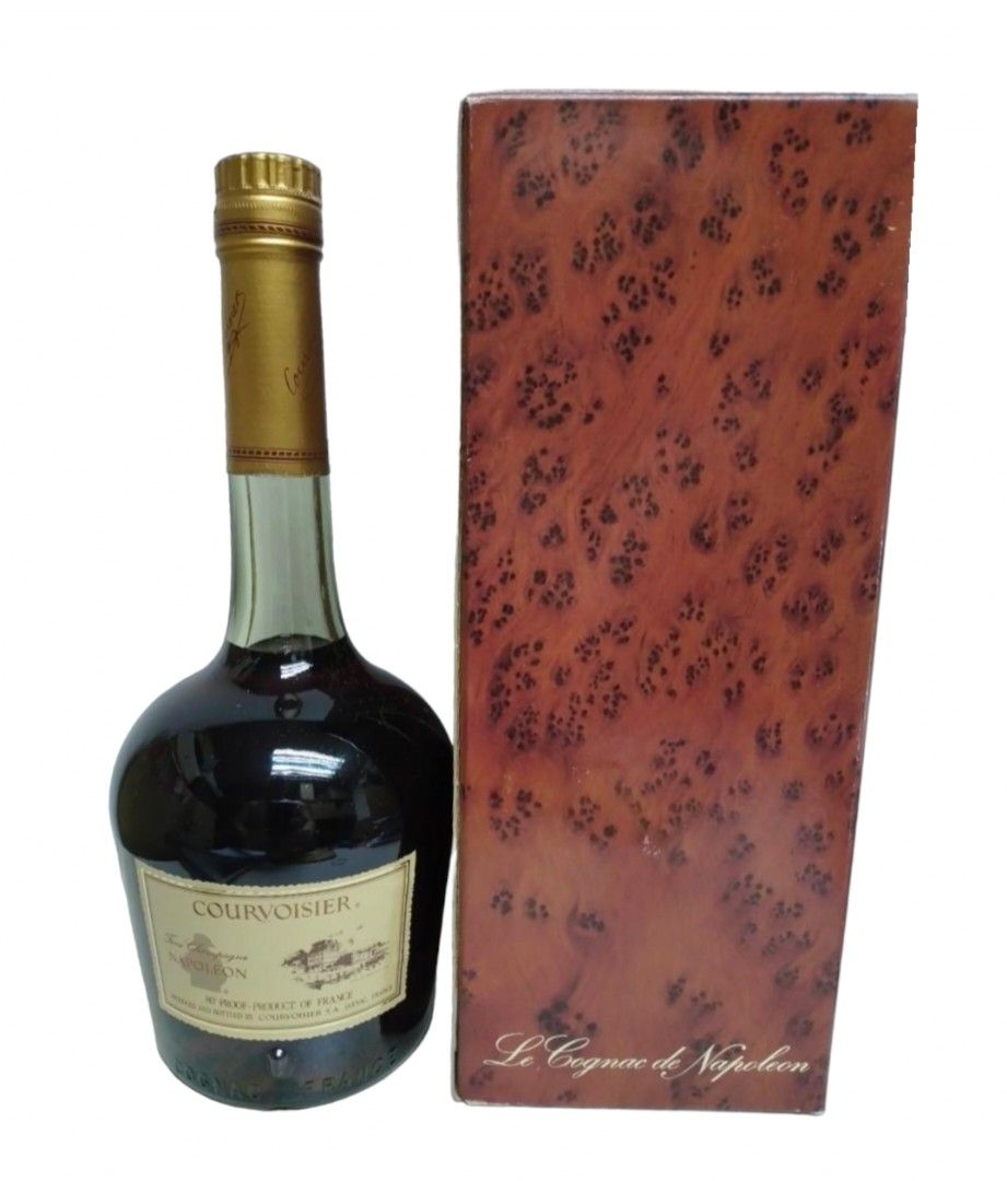 7古酒 COURVOISIER NAPOLEON COGNAC クルボアジェ ナポレオン 　700ml　未開栓