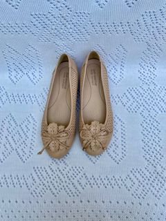 Dr Dr. Kong  Beige Leather Low Heeled Shoes