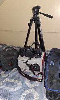 DSLR Canon EOS 200D II with Benro T800EX Tripod