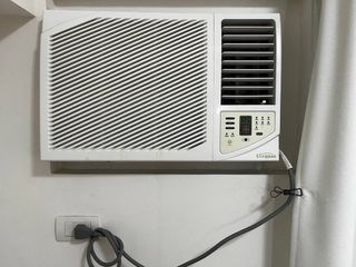 Everest 1.5HP Window Type Aircon with Remote