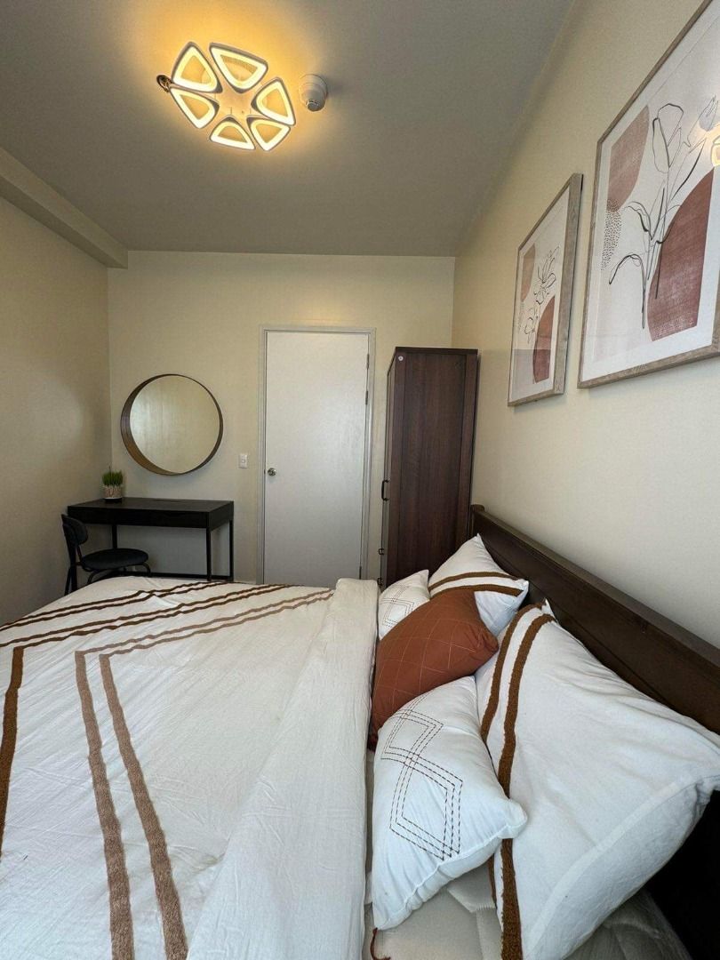 For Rent: Interior decorated 2BR Bi-level at Montane BGC for 120K/mo ...