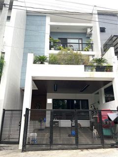 For Sale Seven Bedroom @ Congressional Avenue Townhouse