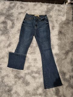 (Category: ) located in . Submitted by preloved4shop (Listing ID 1302043761, Image 1). Description: .